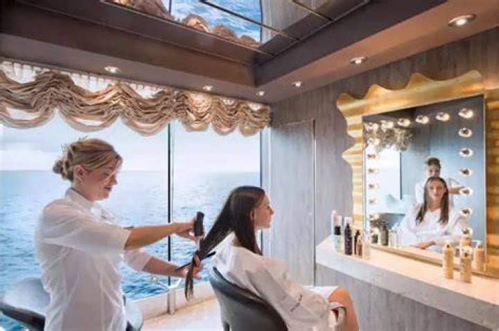 Are there hairdressers on cruise ships?