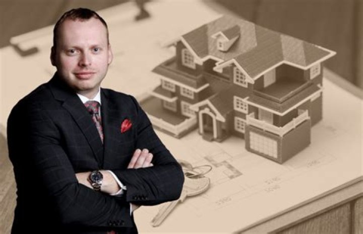 Can a lawyer be an estate agent?