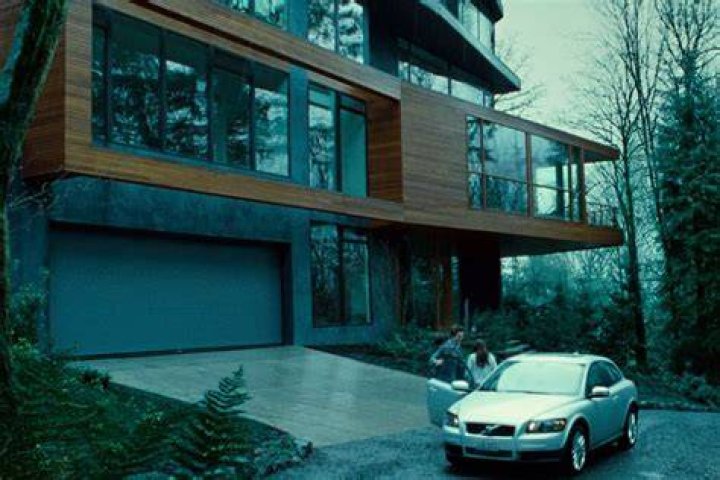 Can you rent the Cullens house from Twilight?