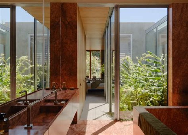 Do architects live long?