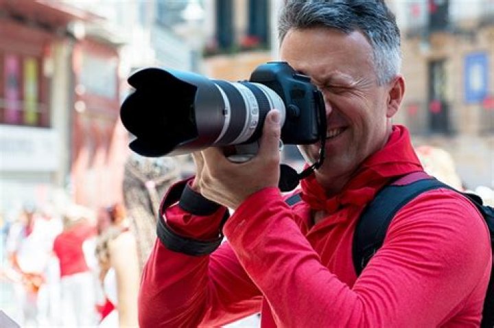 Do photojournalists make good money?