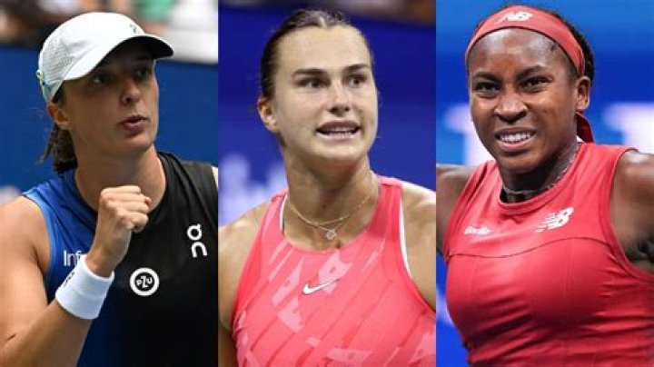 Do tennis players get a salary?
