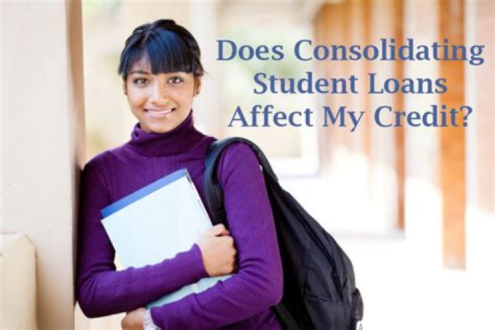 Does consolidating student loans remove default?