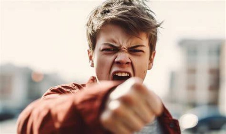 How can a teenager become a journalist?