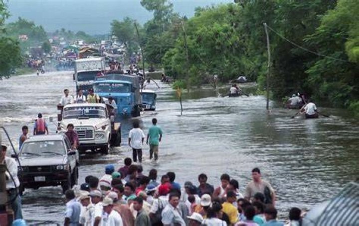 How did people respond after Hurricane Mitch?