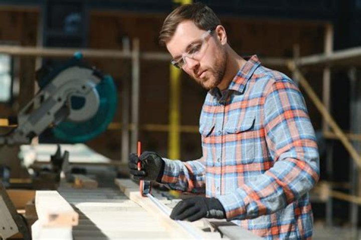 How much do carpenters make a year 2020?