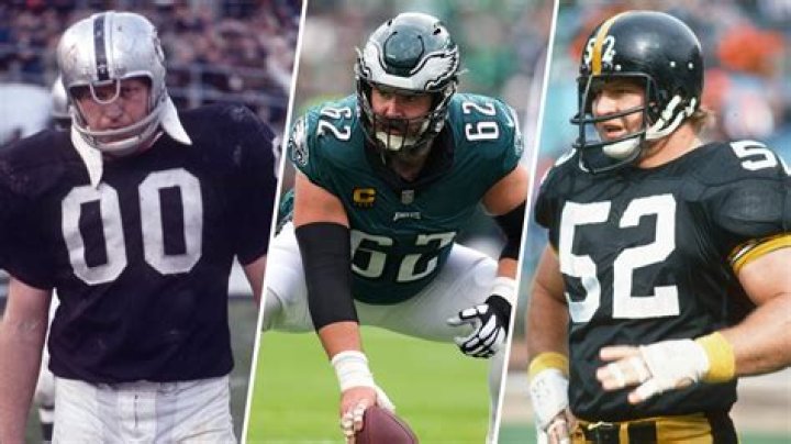 How much do centers in the NFL make?