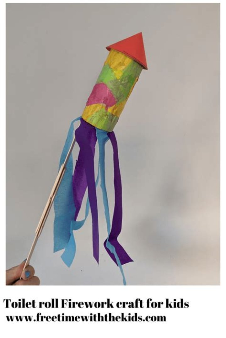 How much do firework makers make a year?