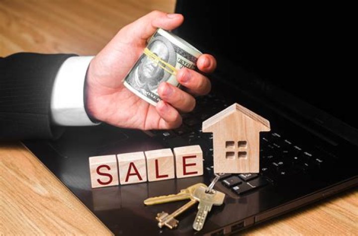 How much do most Realtors make on a sale?