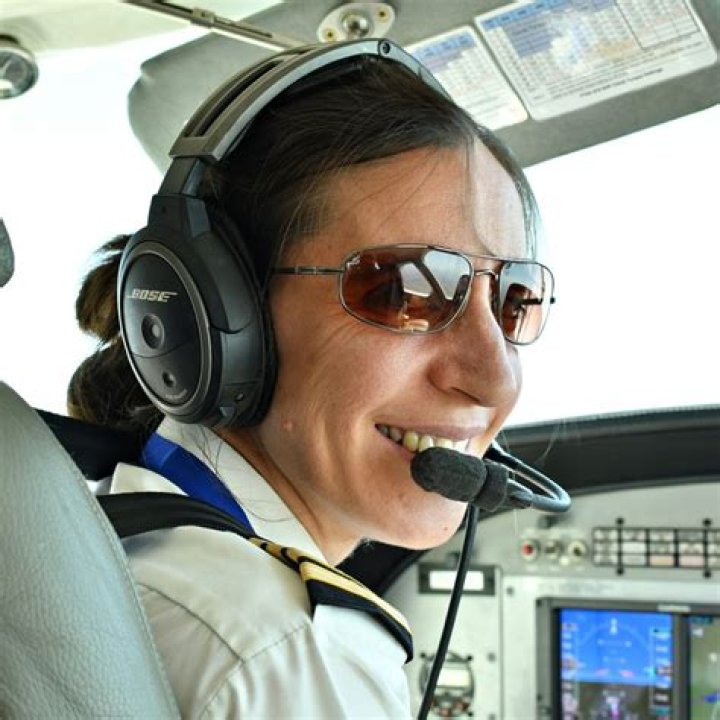 How much does a MAF pilot make?