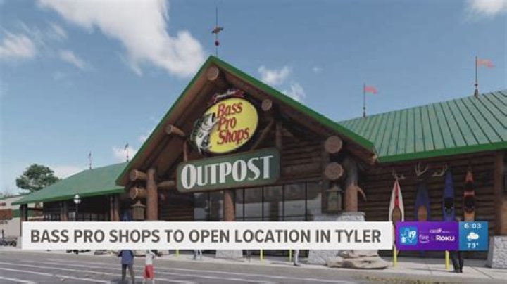 How much does Bass Pro Shop employees make?