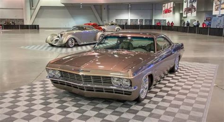 How much does it cost for Chip Foose to build a car?