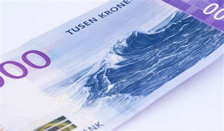 How much does Norway pay per hour?