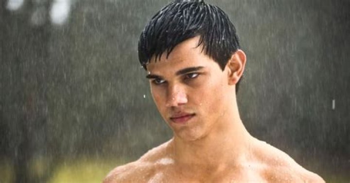 How much does Taylor Lautner make per movie?