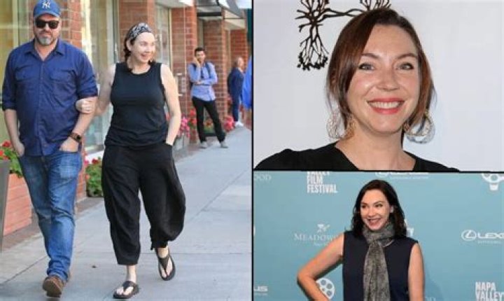How much is Stephanie Courtney net worth?