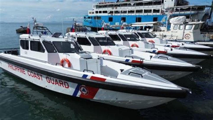 How much is the salary of Coast Guard in Philippines?