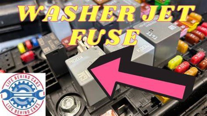 Is the a fuse for window washer in Opel Astra?