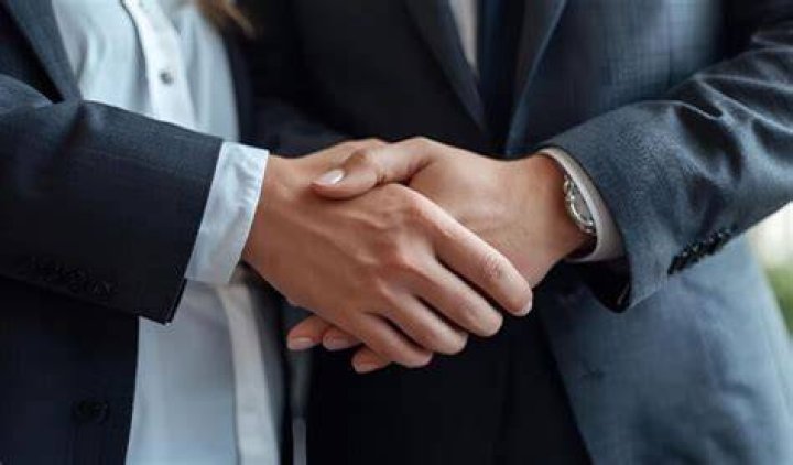 What happens to a joint tenants share when they die?