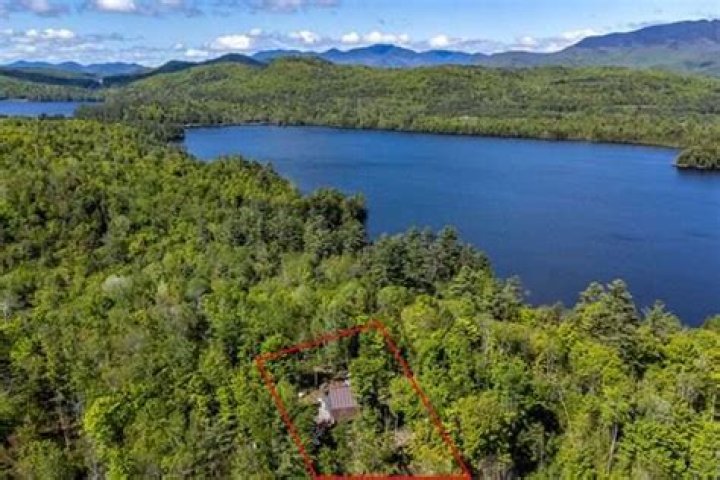 What is deeded waterfront?