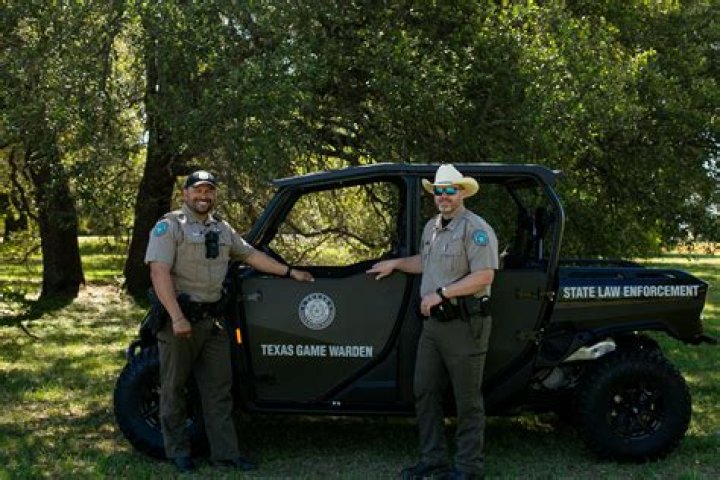 What is the starting pay for a game warden in Texas?