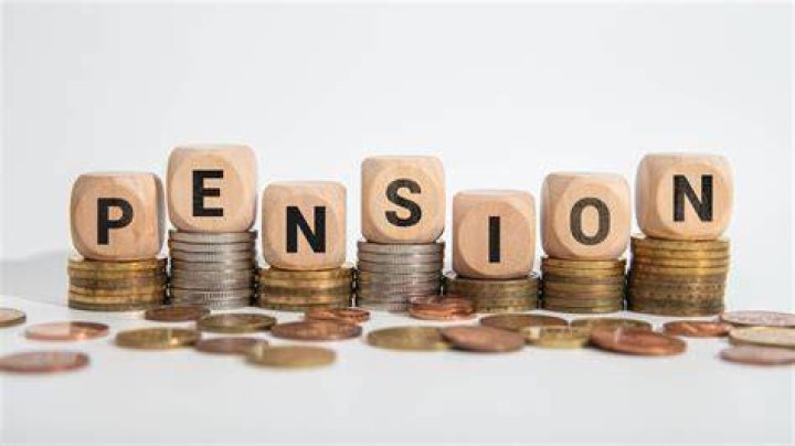 What percentage of US workers are covered by a pension plan?
