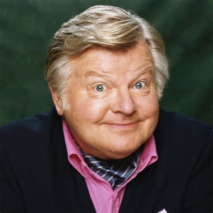 What was Benny Hills net worth when he died?