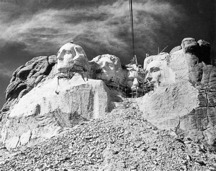 What was originally supposed to be carved into Mount Rushmore?