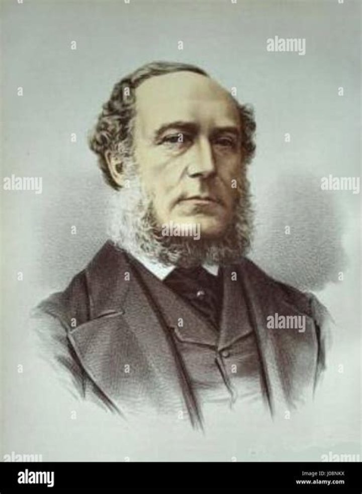 Who was an influential newspaper publisher who helped form the modern newspaper?