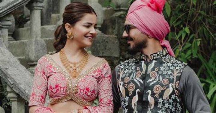 Who was first husband of Rubina Dilaik?