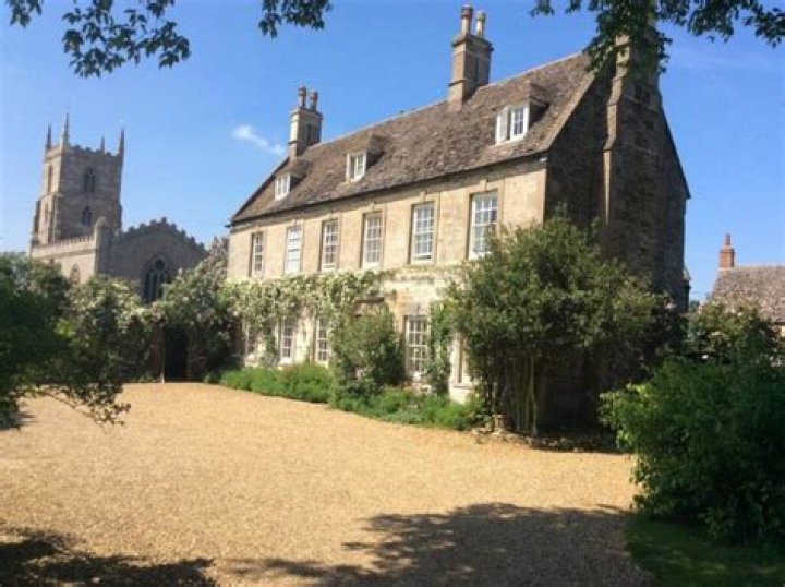 Who was the owner of the estate called Hunsford answers com?